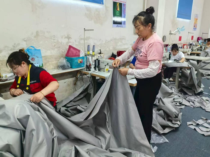 特大型尺寸异性风管制作实景1